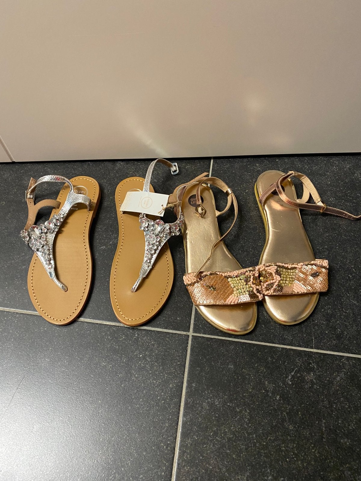 Teen sliper , sandaal 39 samen 10euo, Kleding | Dames, Ophalen, Zo goed als nieuw