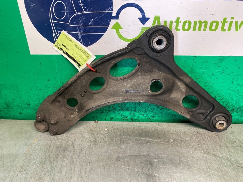 DRAAGARM RECHTS VOOR Renault, Auto-onderdelen, Gebruikt, Renault, Peter-Huppertz-Straße 5
51063  Köln, DE, Dialog.deutschland@renault.de