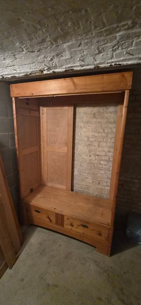 Unieke Ambachtelijke Massief Houten Kledingkast Meesterstuk, Ophalen