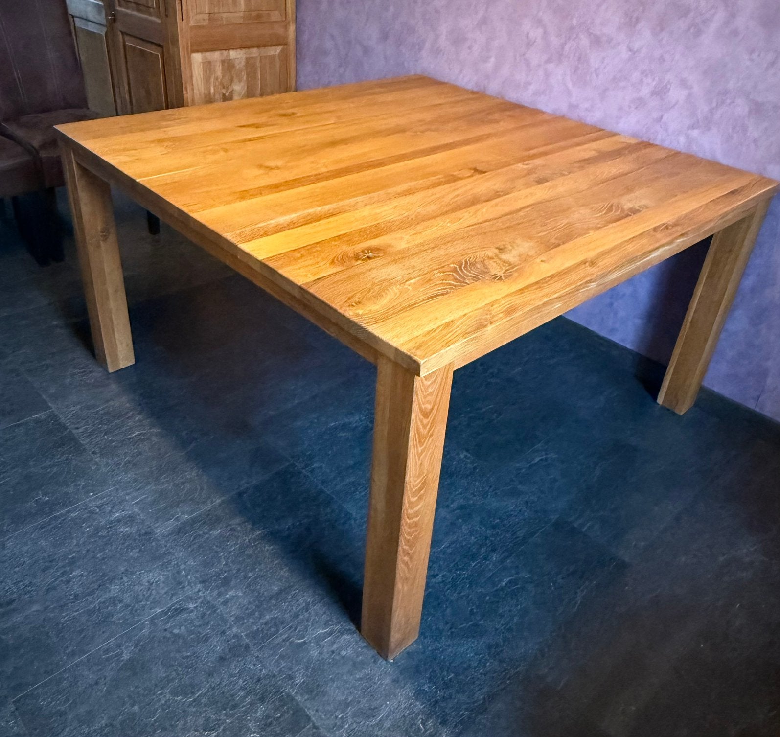 Masief houten tafel. Vierkant, Ophalen, Rustiek, Zo goed als nieuw, Vijf personen of meer