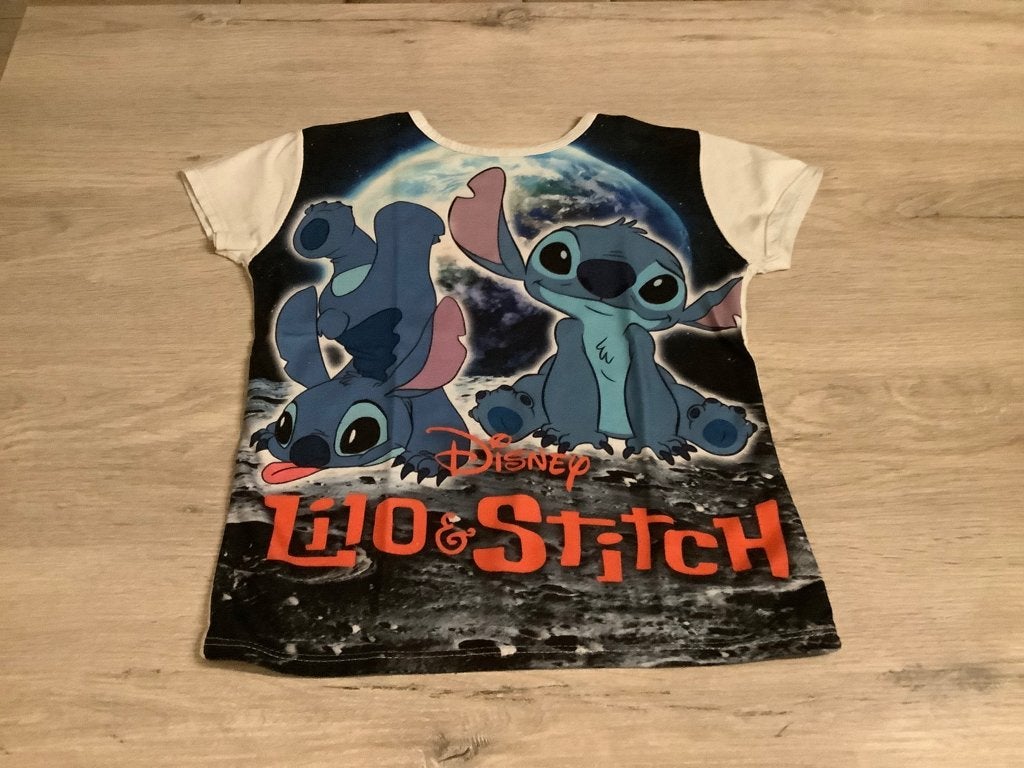 T-shirt Disney Stitch (Taille 134), Enlèvement ou Envoi, Chemise ou À manches longues, Comme neuf, Onbekend