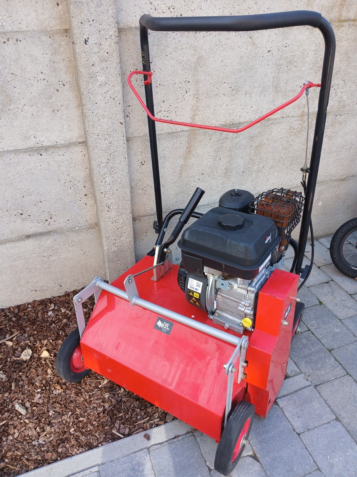 Verticuteer machine, Enlèvement