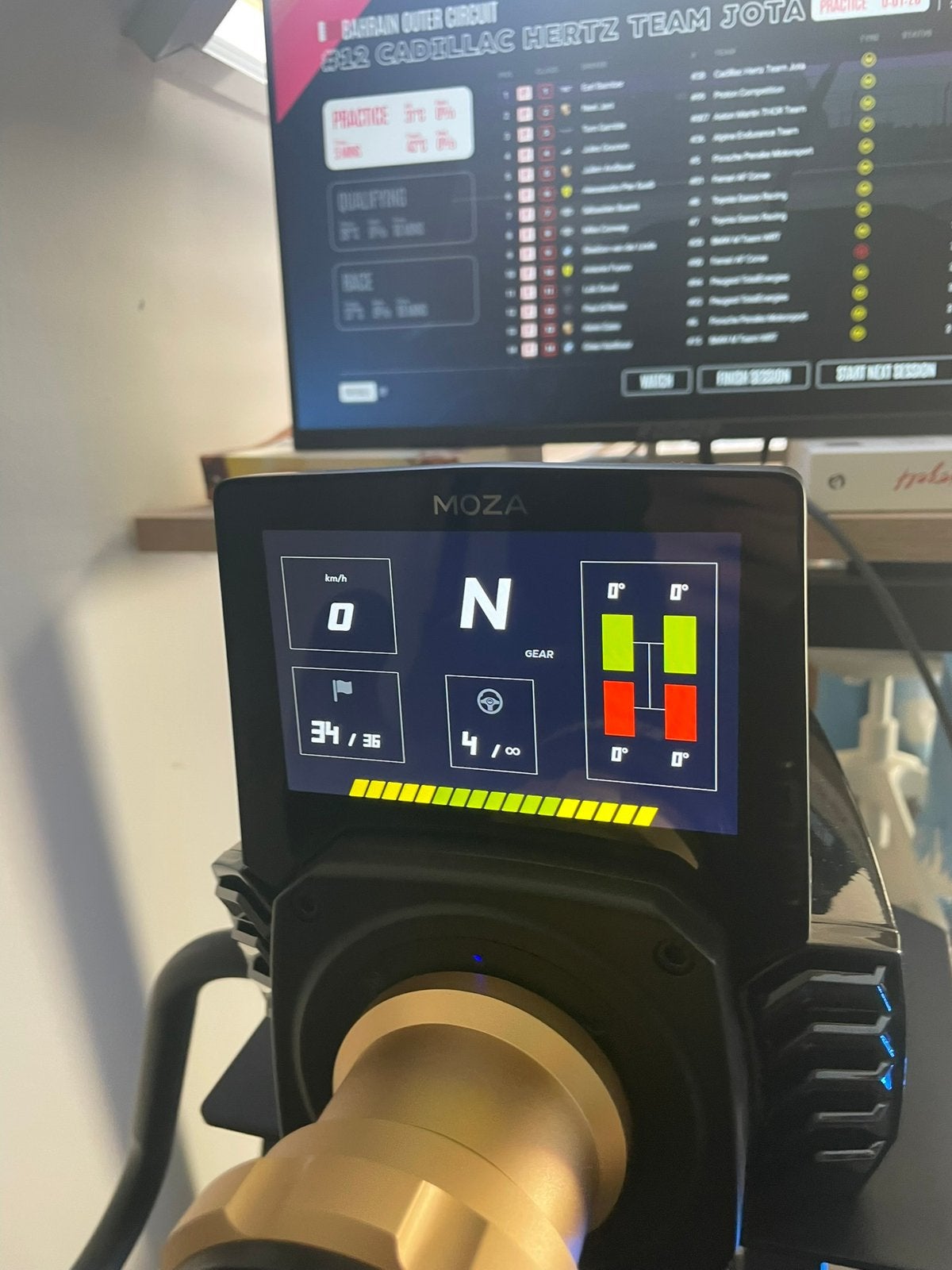 Moza r21 v1 met RM racing dash, Games en Spelcomputers, Virtual Reality, Ophalen of Verzenden, Zo goed als nieuw, Overige typen