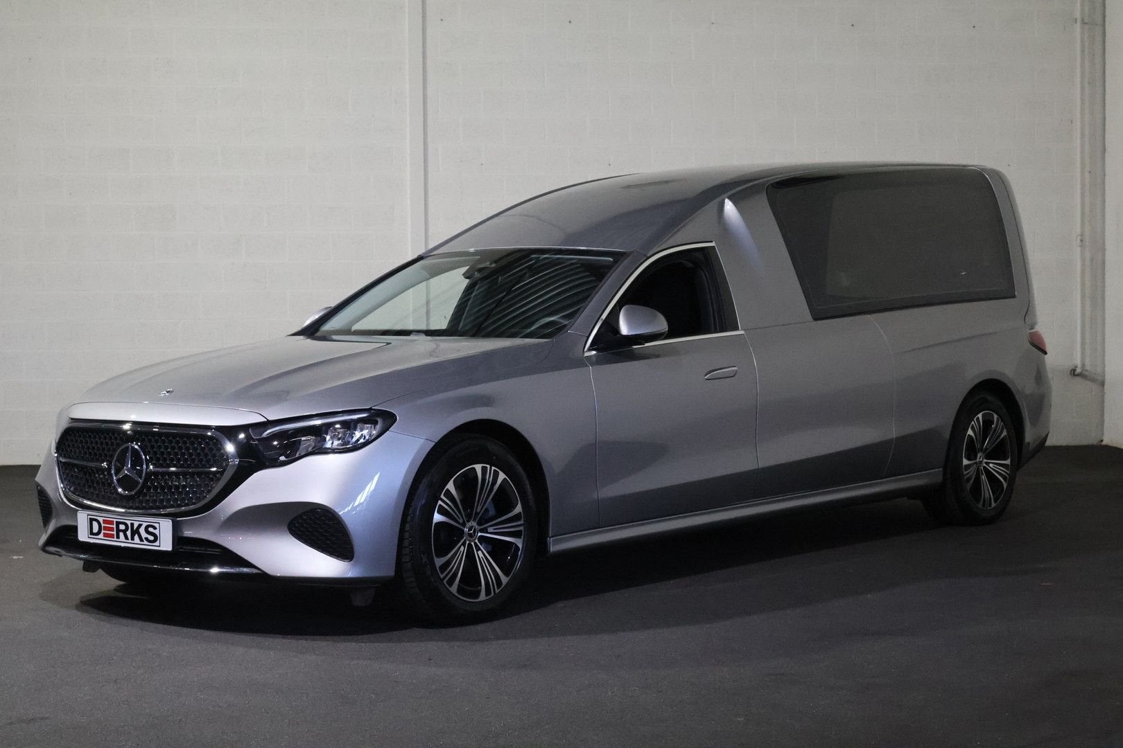 Mercedes-Benz E 220 220D Indus Dueexis, Auto's, Automaat, Navigatiesysteem, Te koop, 0 g/km