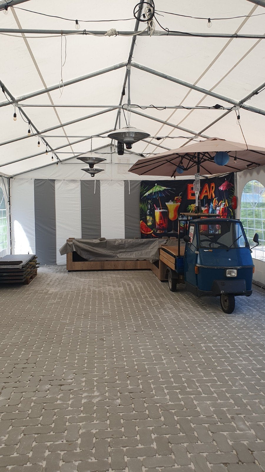 APE Piaggio omgebouwd tot mobiele cocktailbar, Fietsen en Brommers, Scooters | Piaggio, Ophalen