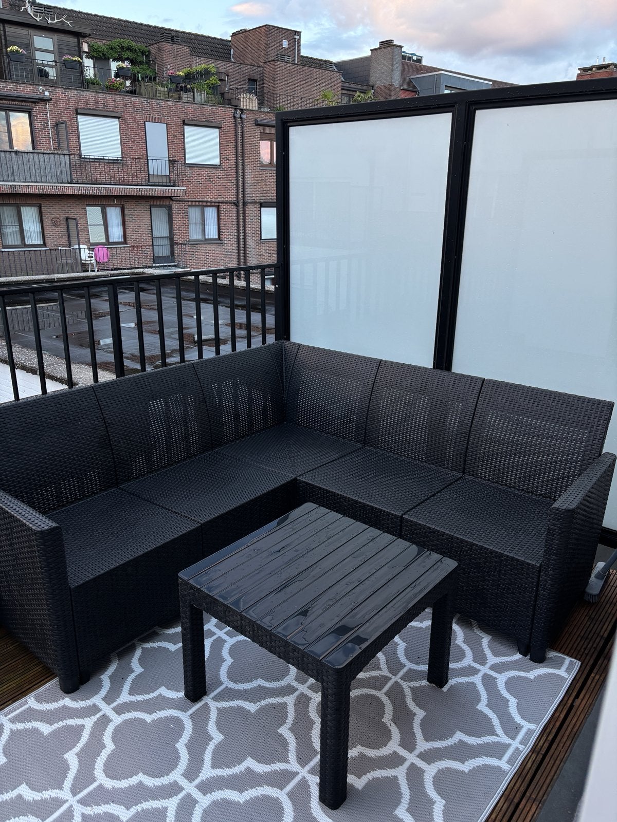 Tunisem te koop (hoekbank + tafel + kussens), Tuin en Terras, Tuinsets en Loungesets, Ophalen, Zo goed als nieuw