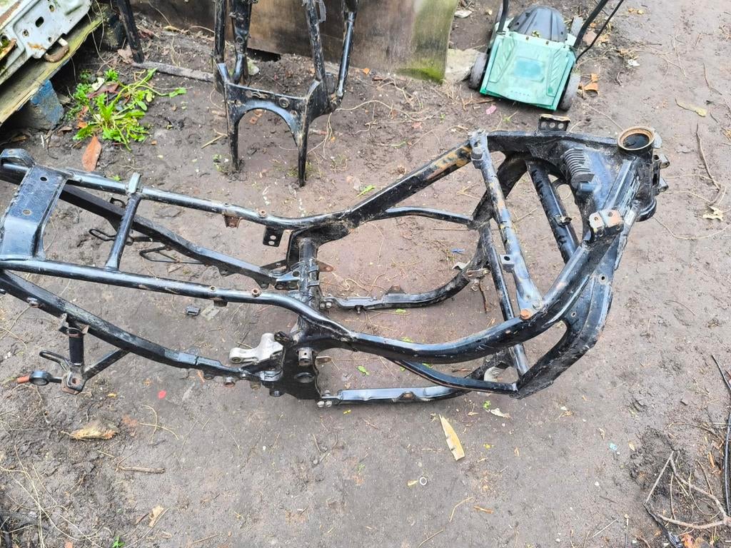 Suzuki GSXF 750. Frame met papier, Ophalen of Verzenden, Suzuki