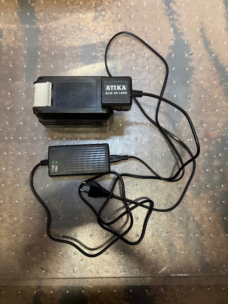 ATIKA Batterij + lader, Ophalen, Gebruikt