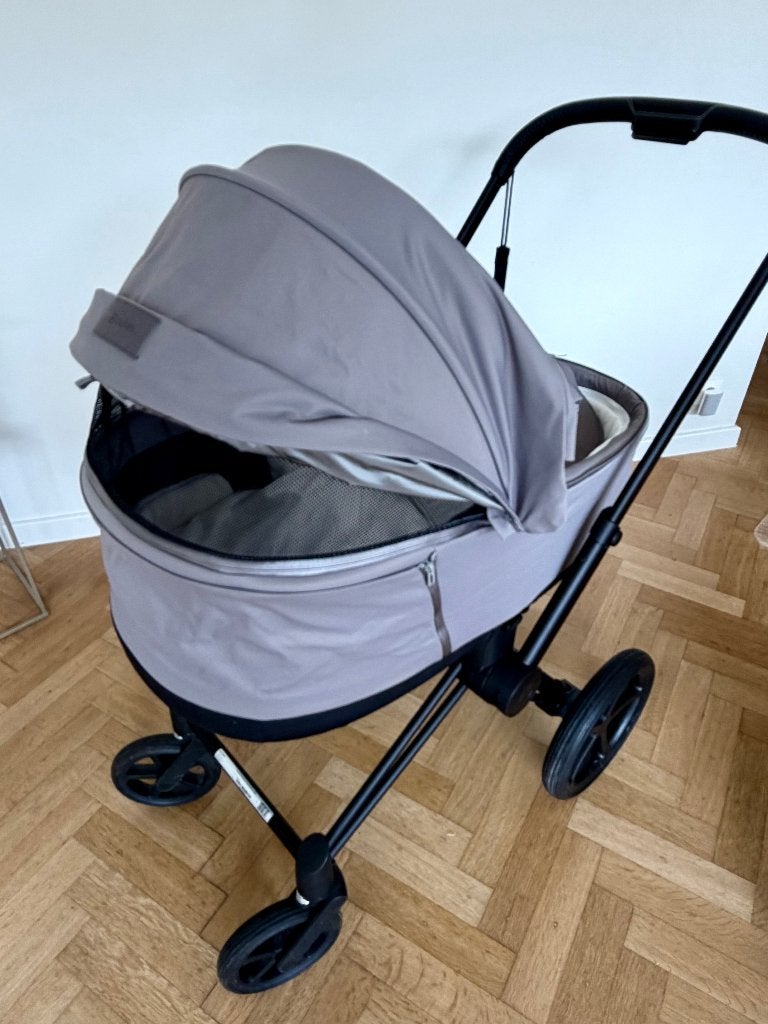 Cybex kinderwagen & buggy grey - zwart onderstel., Kinderen en Baby's, Kinderwagens en Combinaties, Ophalen, Zo goed als nieuw