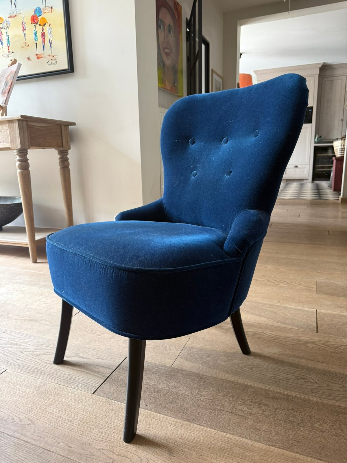 Chaise rembourrée en velours bleu, Enlèvement