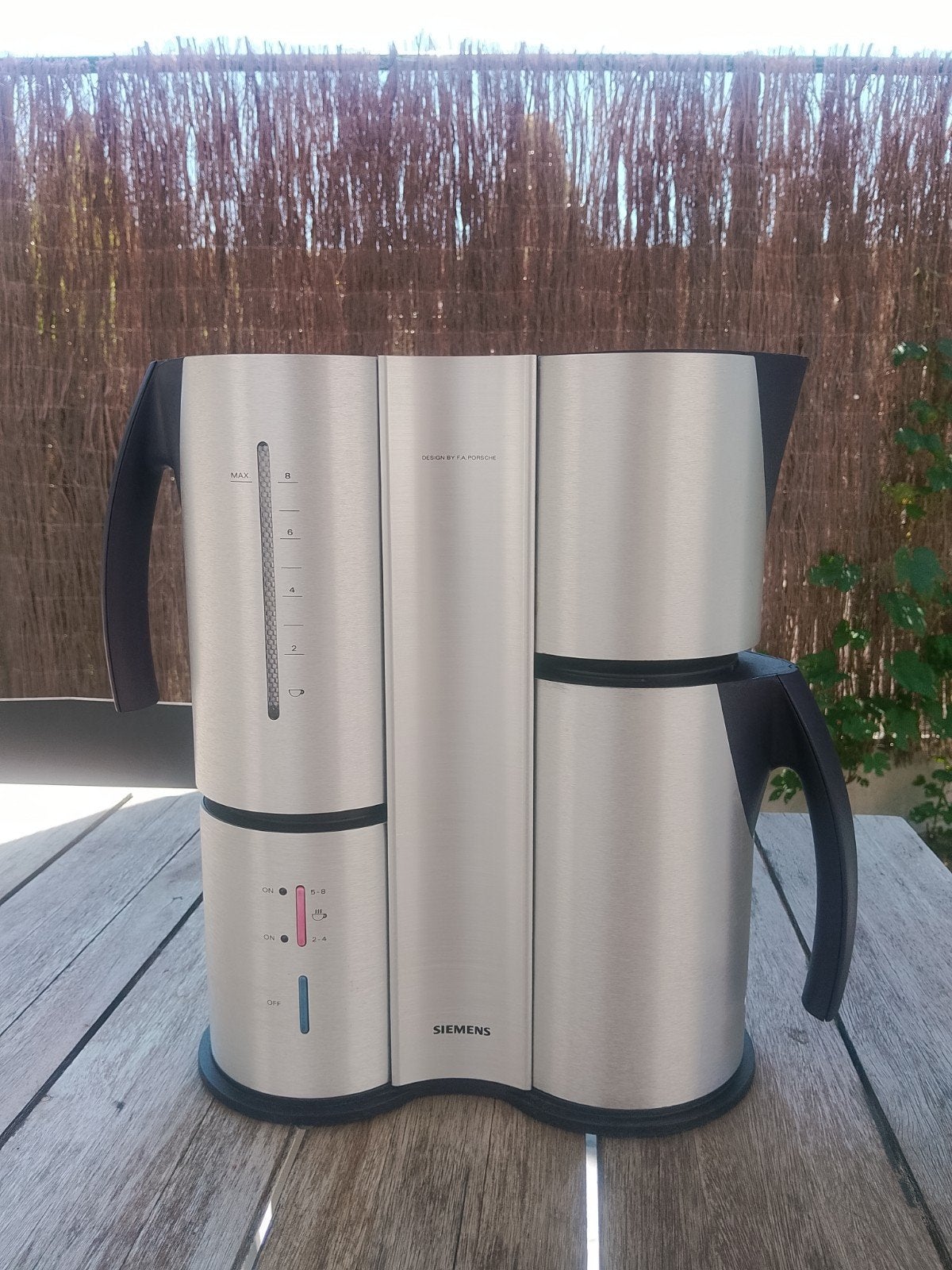 Siemens Porsche Design - koffieapparaat - Model TC91100, Elektronische apparatuur, Koffiezetapparaten, Afneembaar waterreservoir