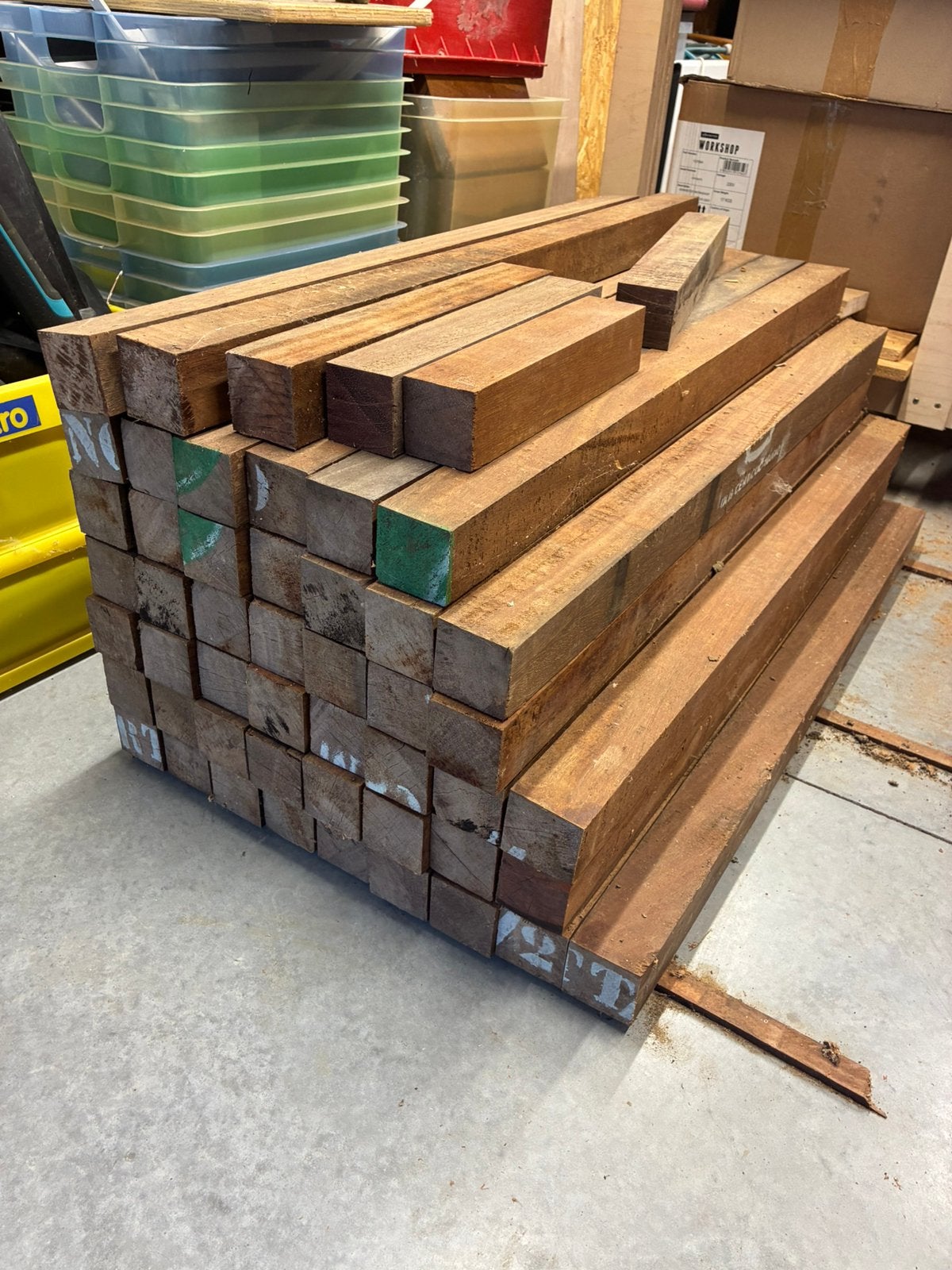 Azobe piketpalen 60x60x1000, Tuin en Terras, Ophalen, Zo goed als nieuw