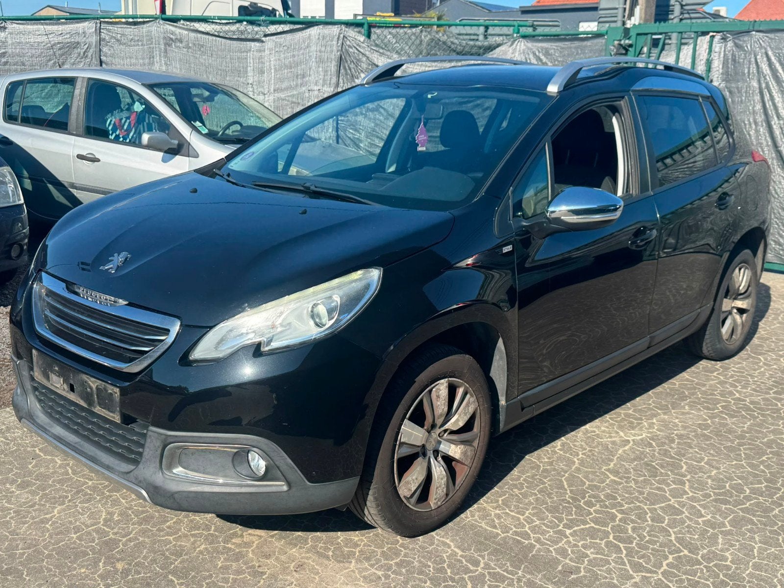 Peugeot 2008 1.2 essence, Boîte manuelle, Enlèvement, Essence, Peugeot