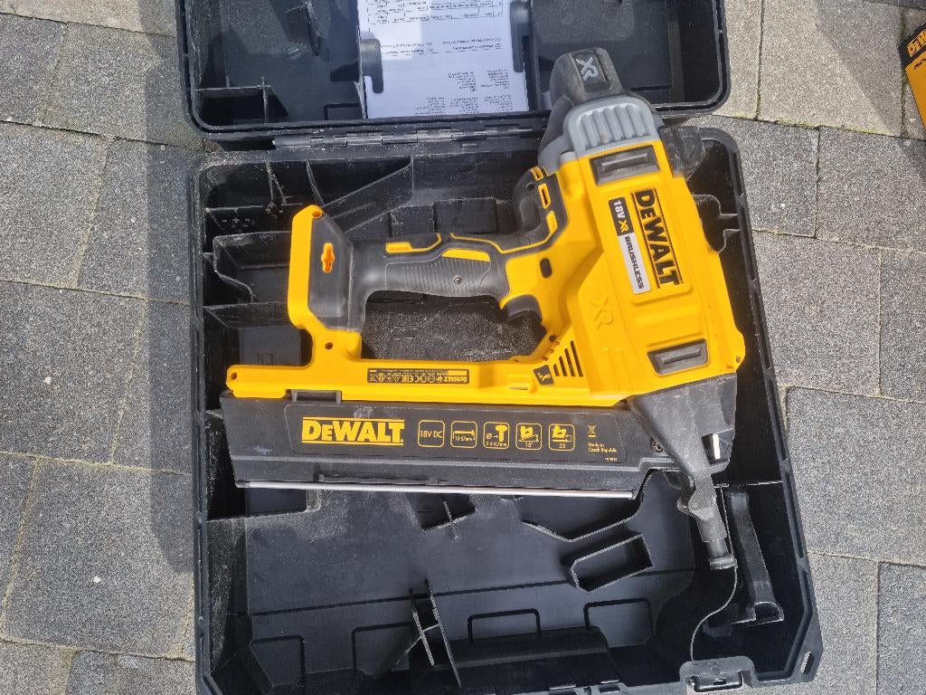 Cloueuse béton & acier DeWalt DCN890P2 – XR 18V + clous, Enlèvement, Comme neuf, Autres types