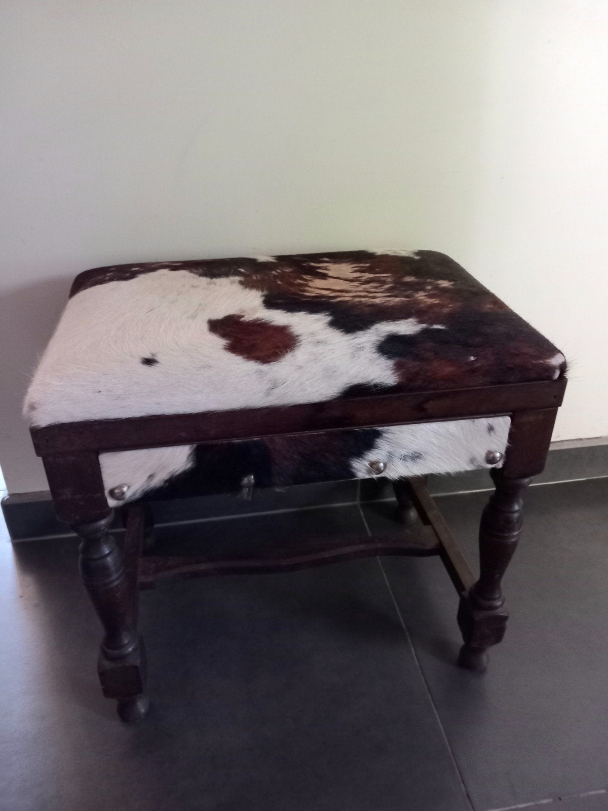 Stoer country meubel met koeienvel -> 20€, Huis en Inrichting, Ophalen, Gebruikt, Western - country