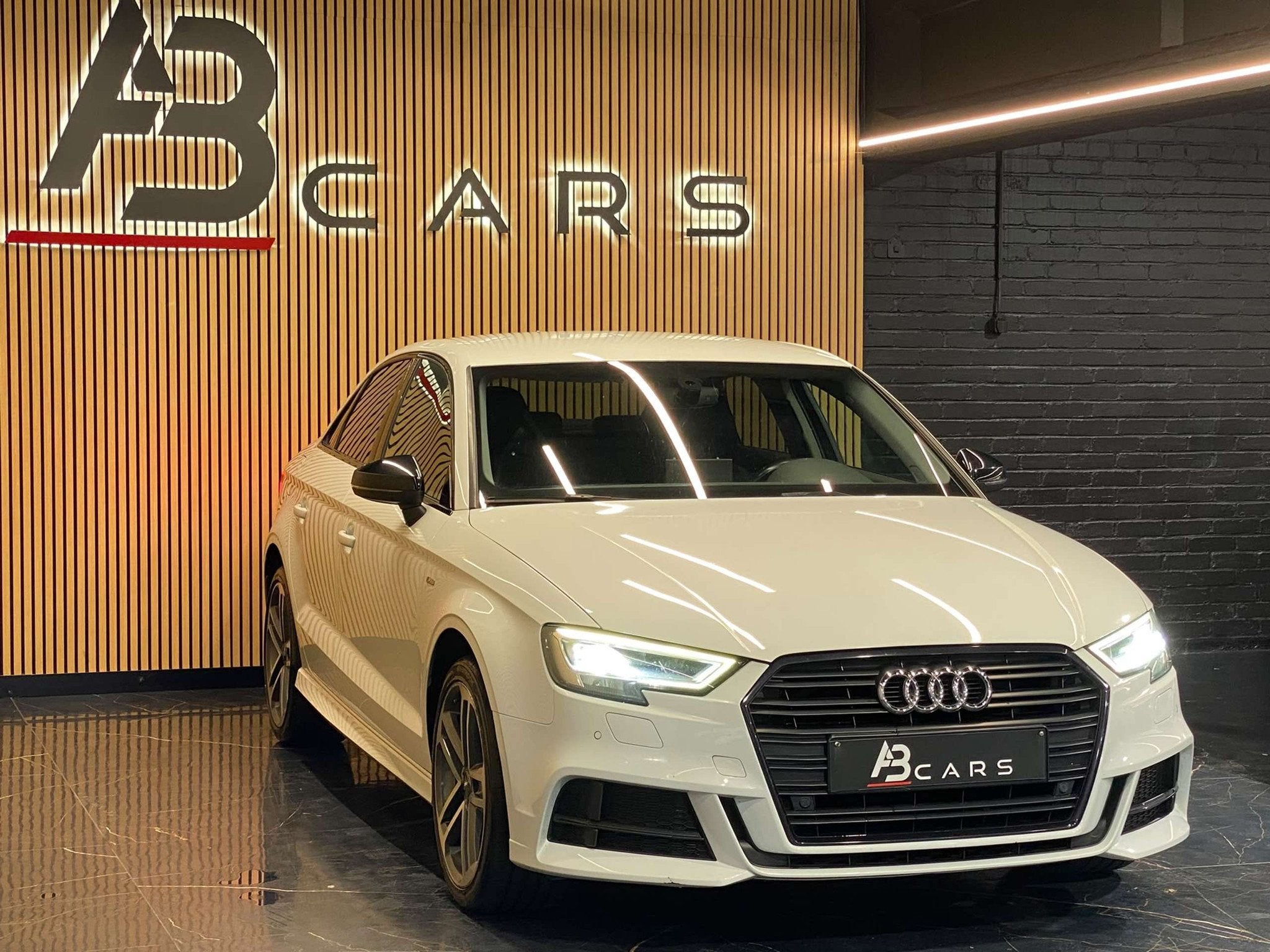 Audi A3 1.6 TDI S LINE * SEDAN - BERLINE * GARANTIE 12 MOIS, Auto's, Audi, 4 deurs, Stof, Gebruikt, Euro 6