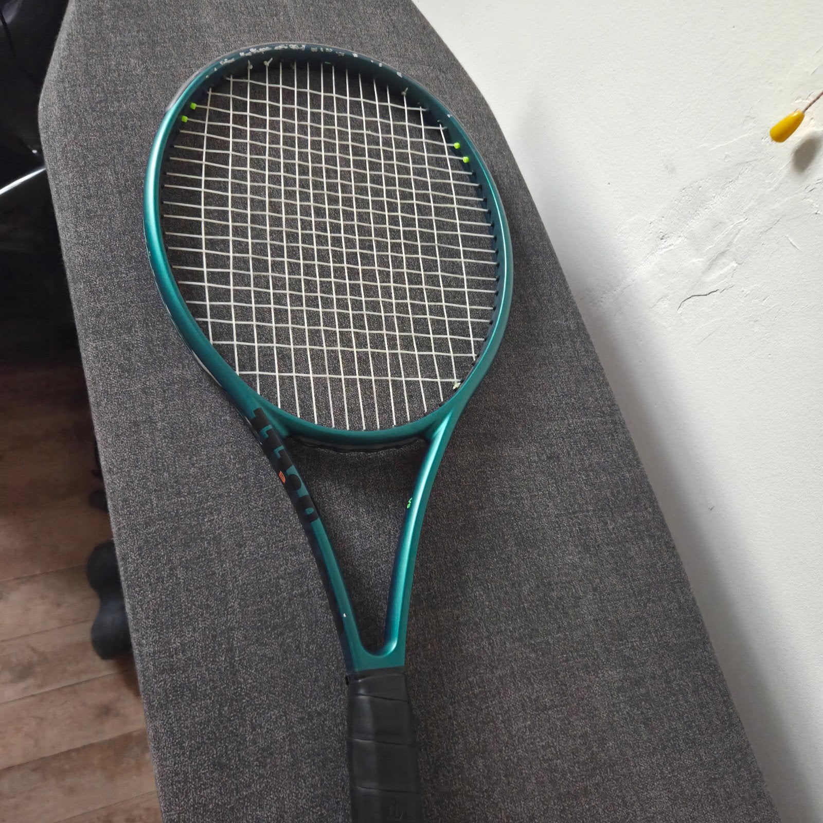 Wilson Blade V9 (4.5), Sport en Fitness, Tennis, Ophalen, Racket, Wilson