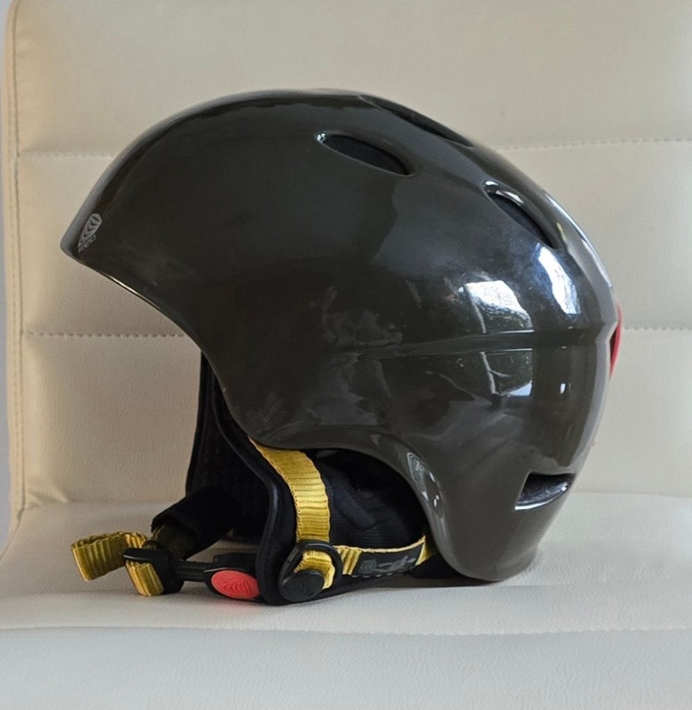 Mooie skihelm/snowboardhelm te koop., Sport en Fitness, Ophalen of Verzenden, Nieuw