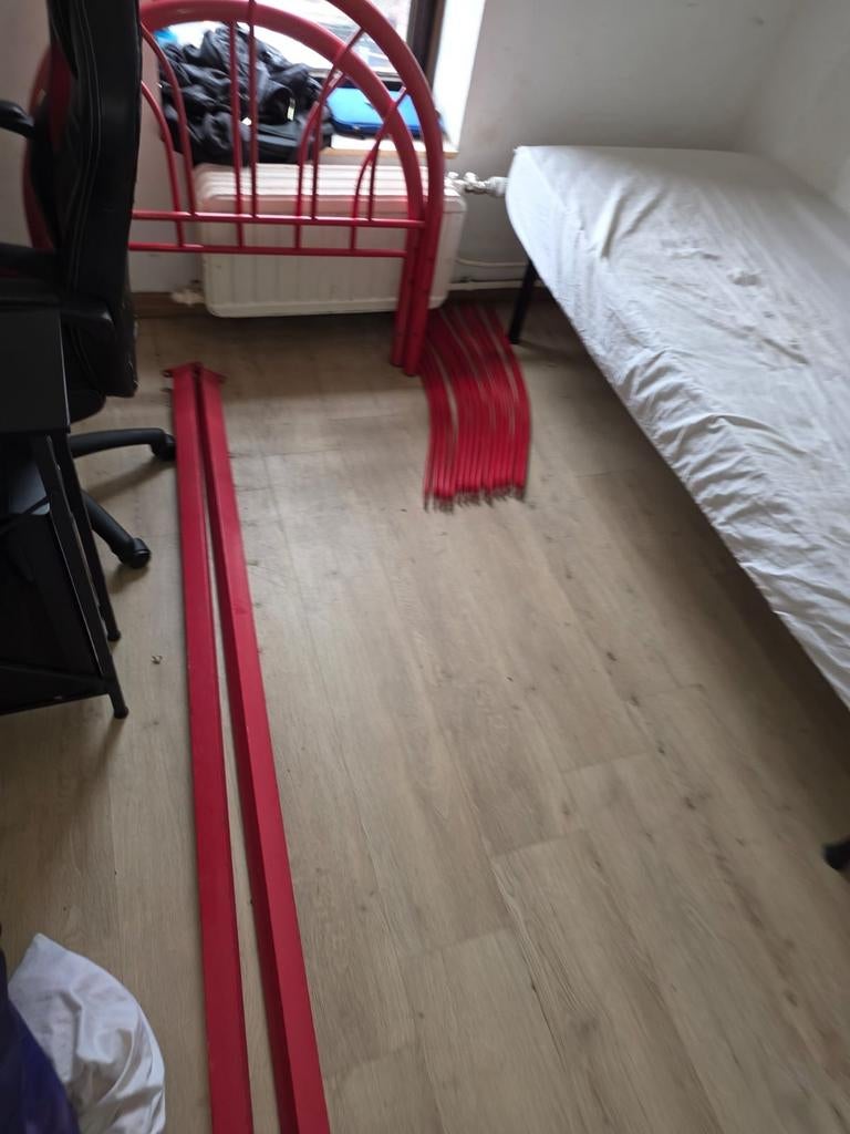 Lit en metal, Enlèvement