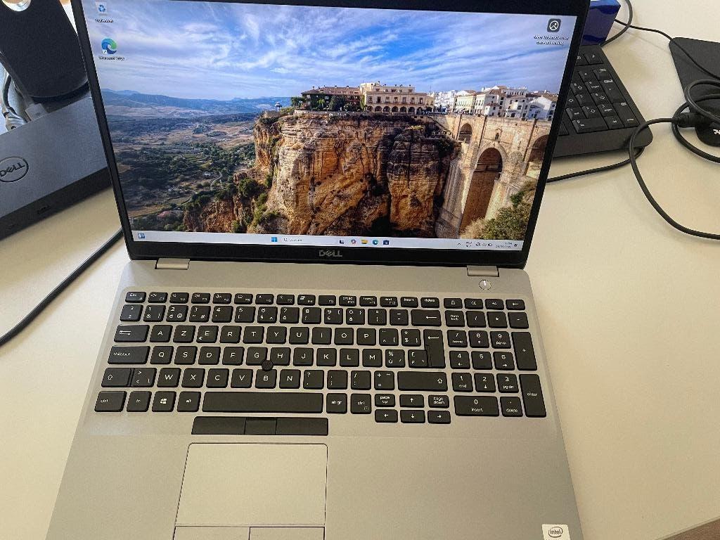 Dell 5510 | Core i7 | 16GB | 512GB SSD | Nieuwe batterij, Computers en Software, Windows Laptops, Zo goed als nieuw, 15 inch, SSD