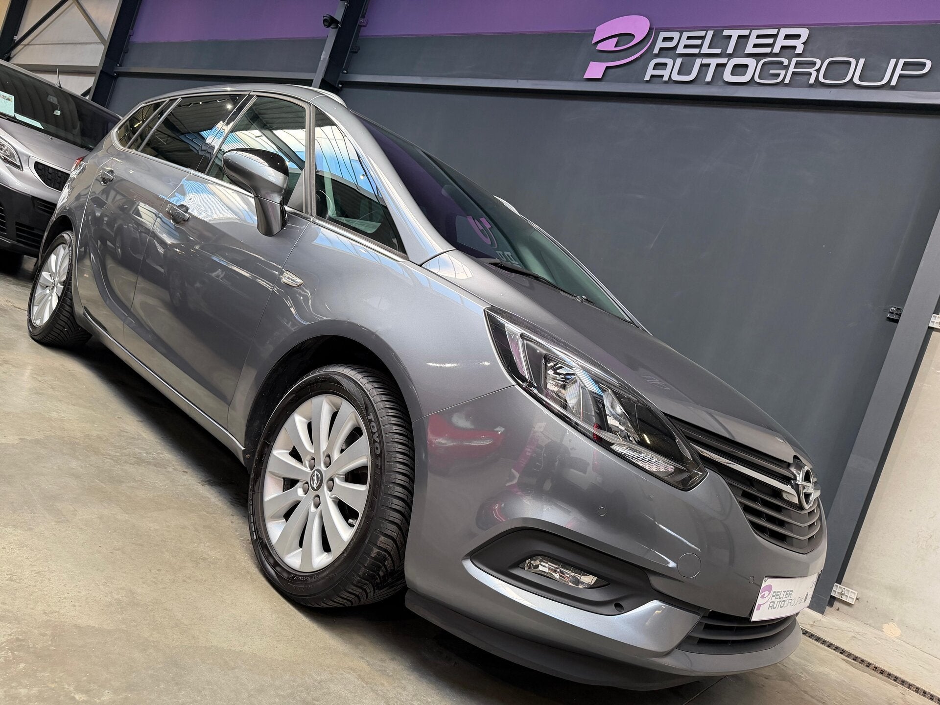 Opel Zafira Tourer 1.6CDti Eur6D-Temp Camera, Autos, 0 kg, Argent ou Gris, Achat, Entreprise