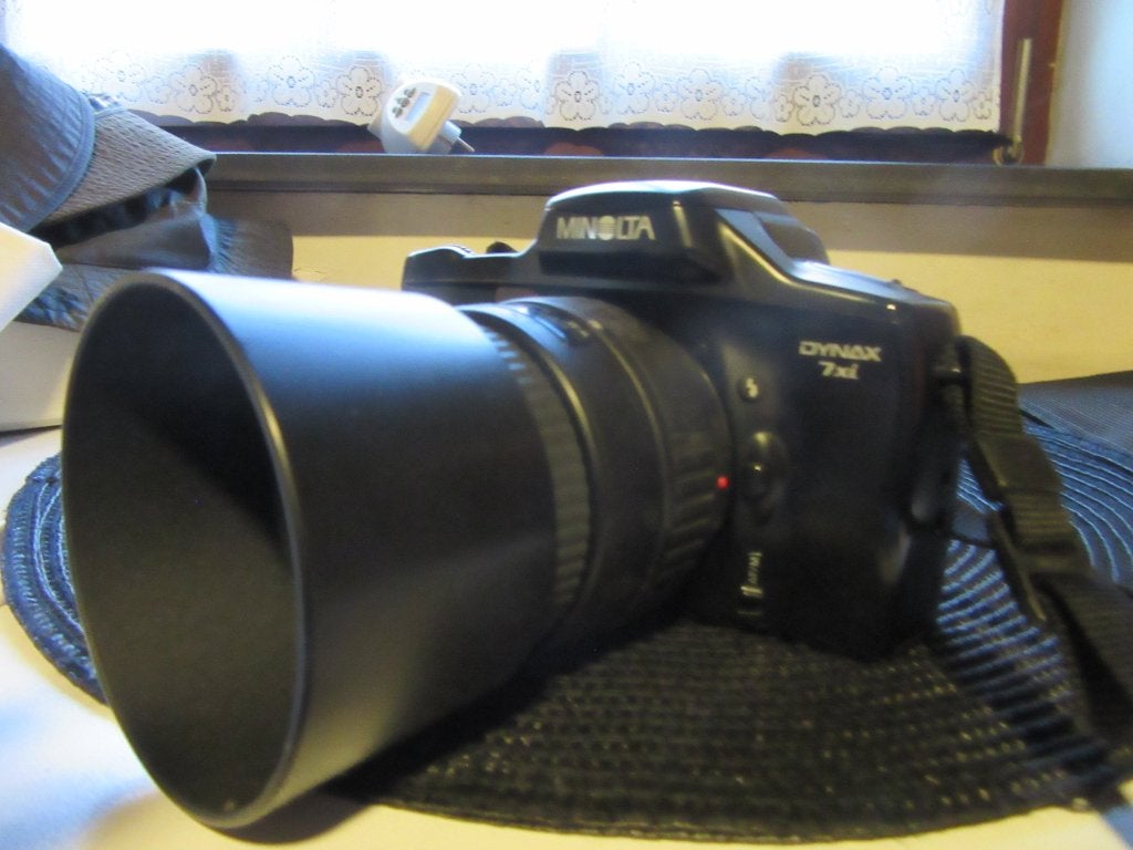 Analoge camera Dynax 7xi met twee lenzen en flits, Audio, Tv en Foto, Ophalen
