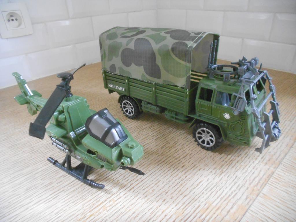 Vrachtwagen + helikopter - soldaten - figuren - speelgoed. L, Ophalen of Verzenden