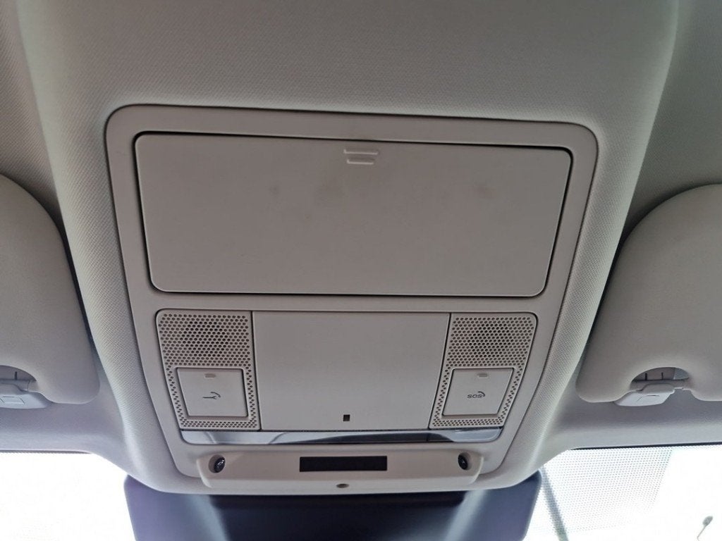 PLAFONNIER AVANT (|T4K19765LKP|HJ32519A58CF0LKP|T2H24338LKP|, Campus Kronberg 7
61476  Kronberg im Taunus, DE, Utilisé, Jaguar