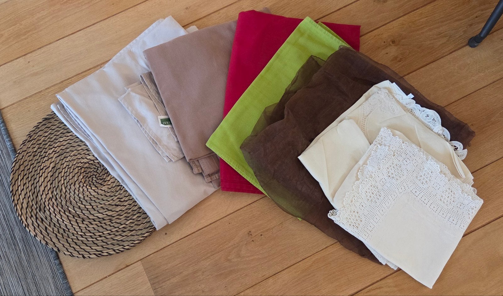 Lot de grandes nappes, sets de table, chemin de t., napperon, Maison & Meubles, Nappes, Nappe, Beige