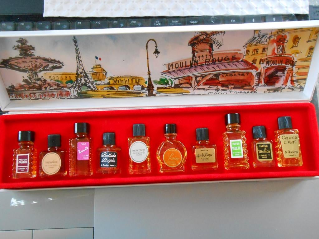 Ancien coffret Parfums de France Parfums Charrier, Enlèvement ou Envoi, Neuf, Miniature, Plein