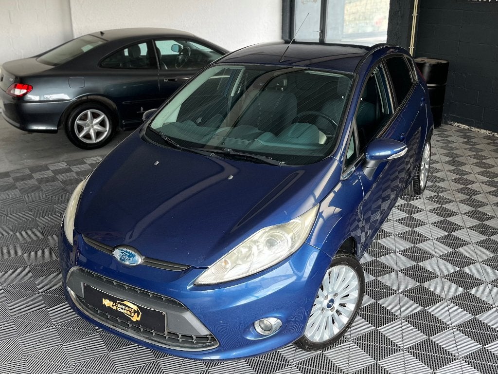 Ford Fiesta 1.2i Titanium 1er Propriétaire Garantie 1 An, 1242 cm³, Euro 5, Achat, Noir