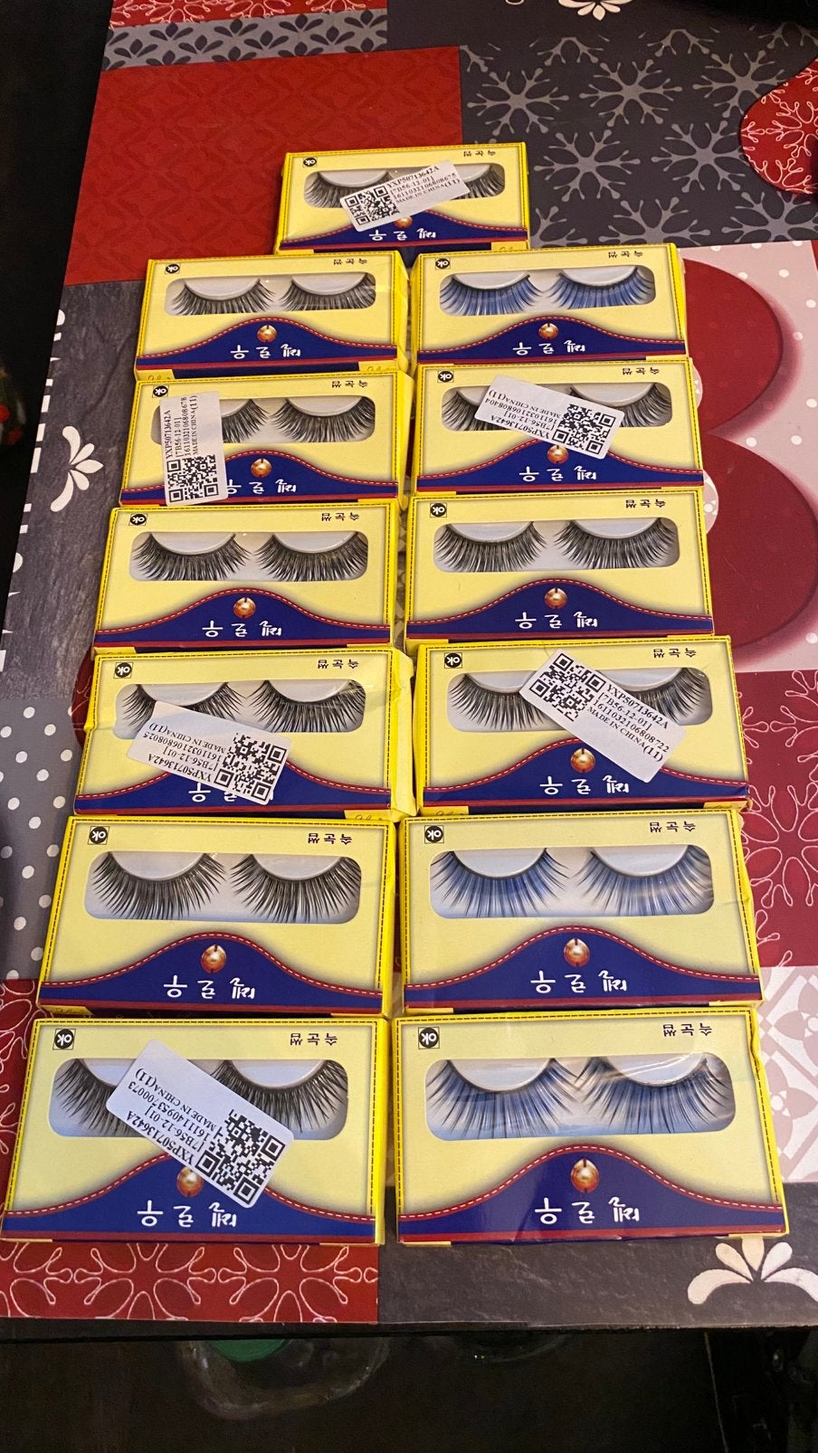 Lot 13 boîtes de faux cils, Enlèvement, Neuf