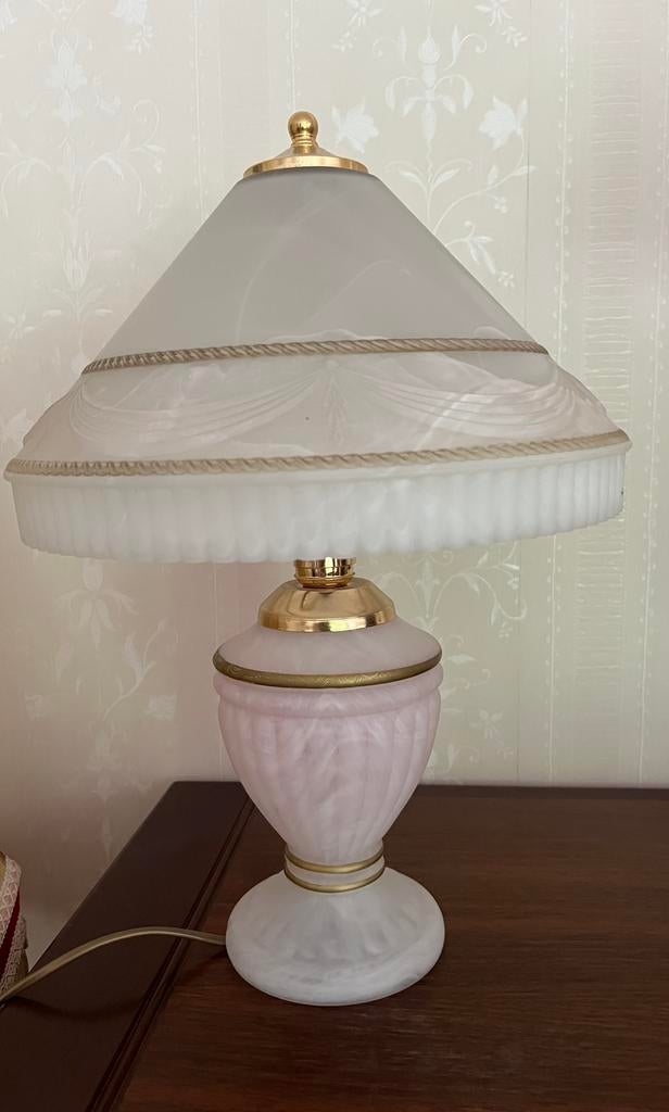 Lampe en opaline rose pâle, Enlèvement, Comme neuf
