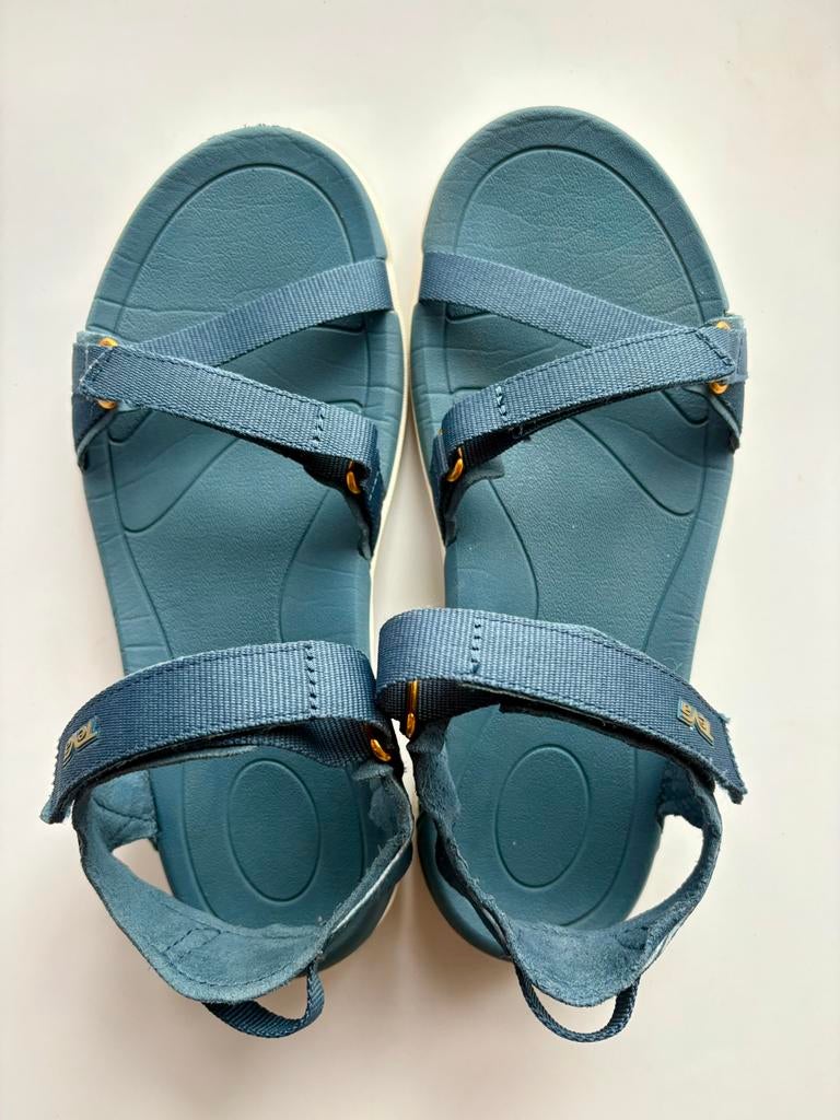 TEVA sandalen in uitstekende staat. Maat 37, Kleding | Dames, Sportkleding, Ophalen, Zo goed als nieuw