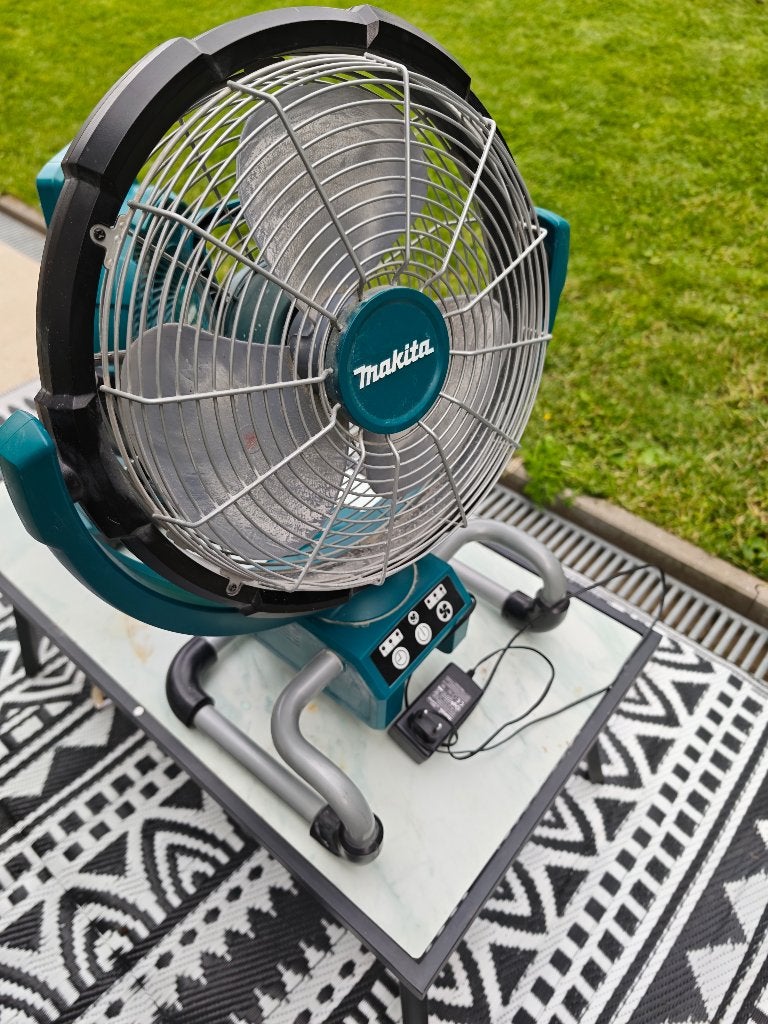 Makita ventilator 18v of vaste spanning, Ophalen of Verzenden, Zo goed als nieuw
