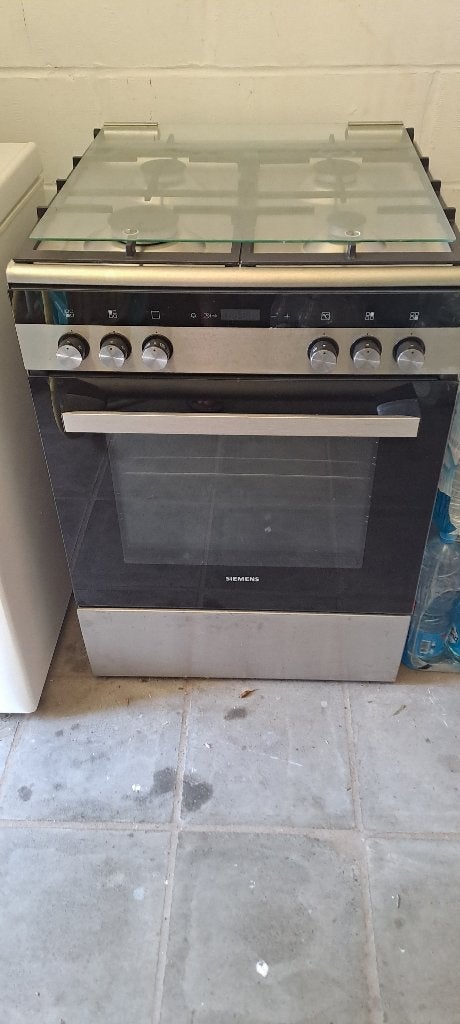 Fornuis, gasfornuis, Elektronische apparatuur, Fornuizen, Ophalen, Tussenbouw, 4 kookzones, Zo goed als nieuw