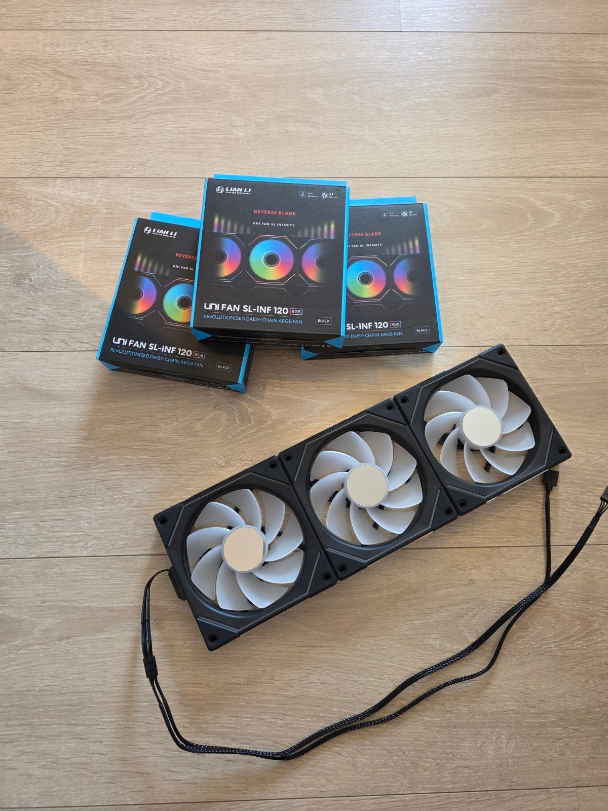 Lian Li SL-INF 120 mm ventilatoren (reverse version), Computers en Software, Ophalen of Verzenden, Zo goed als nieuw, Lian li