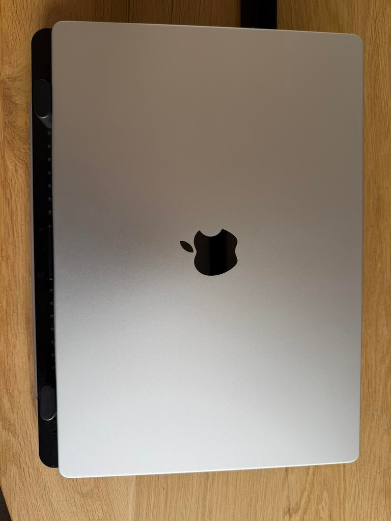 Apple macbook pro 16inch, m4 pro ,24 gb ram ,500gb,garantie, Ophalen, Zo goed als nieuw, MacBook