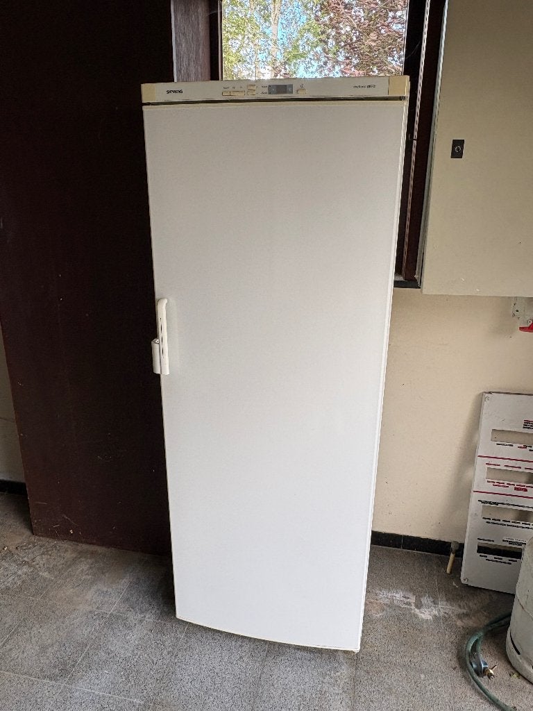 Diepvries Siemens, Elektronische apparatuur, Vriezers en Diepvrieskisten, Ophalen, Gebruikt, Vrijstaand, Vrieskast