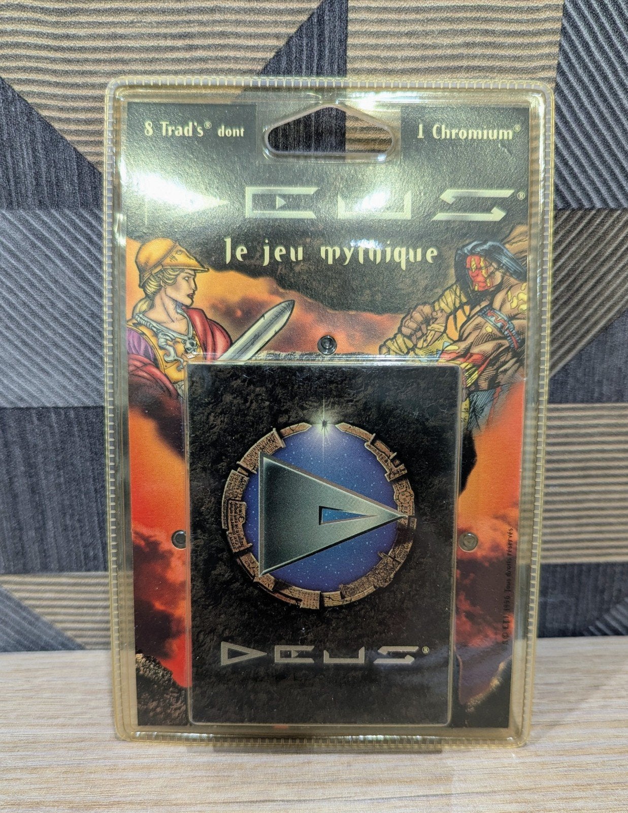 1996 Nieuwe verzegelde Deus Card Booster

Booster uit 1996,, Ophalen of Verzenden