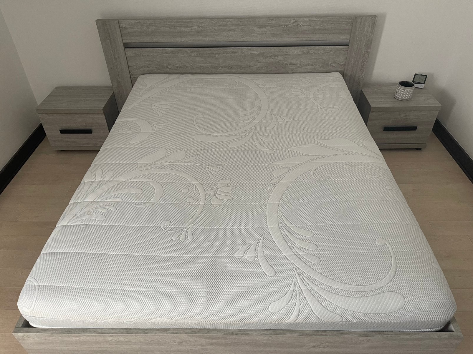 Lit avec matelas, Comme neuf, Enlèvement, 200 cm, Deux personnes