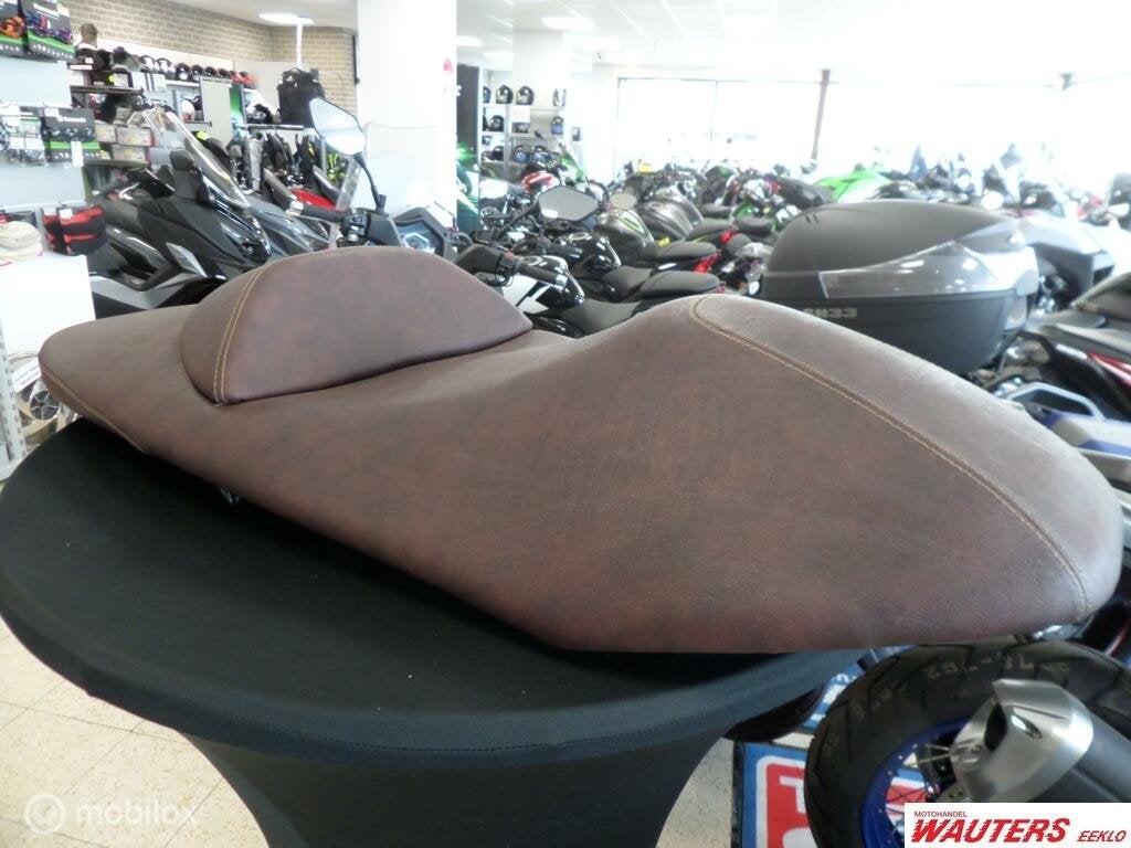 Zadel  Piaggio  X10 Scooter, Enlèvement ou Envoi, Utilisé