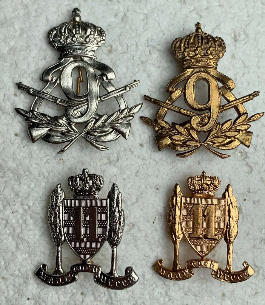 Kenteken, 9de LINIE + 11de LINIE mutskentek, Zilver+Goud, Verzamelen, Ophalen of Verzenden, Landmacht, Embleem of Badge