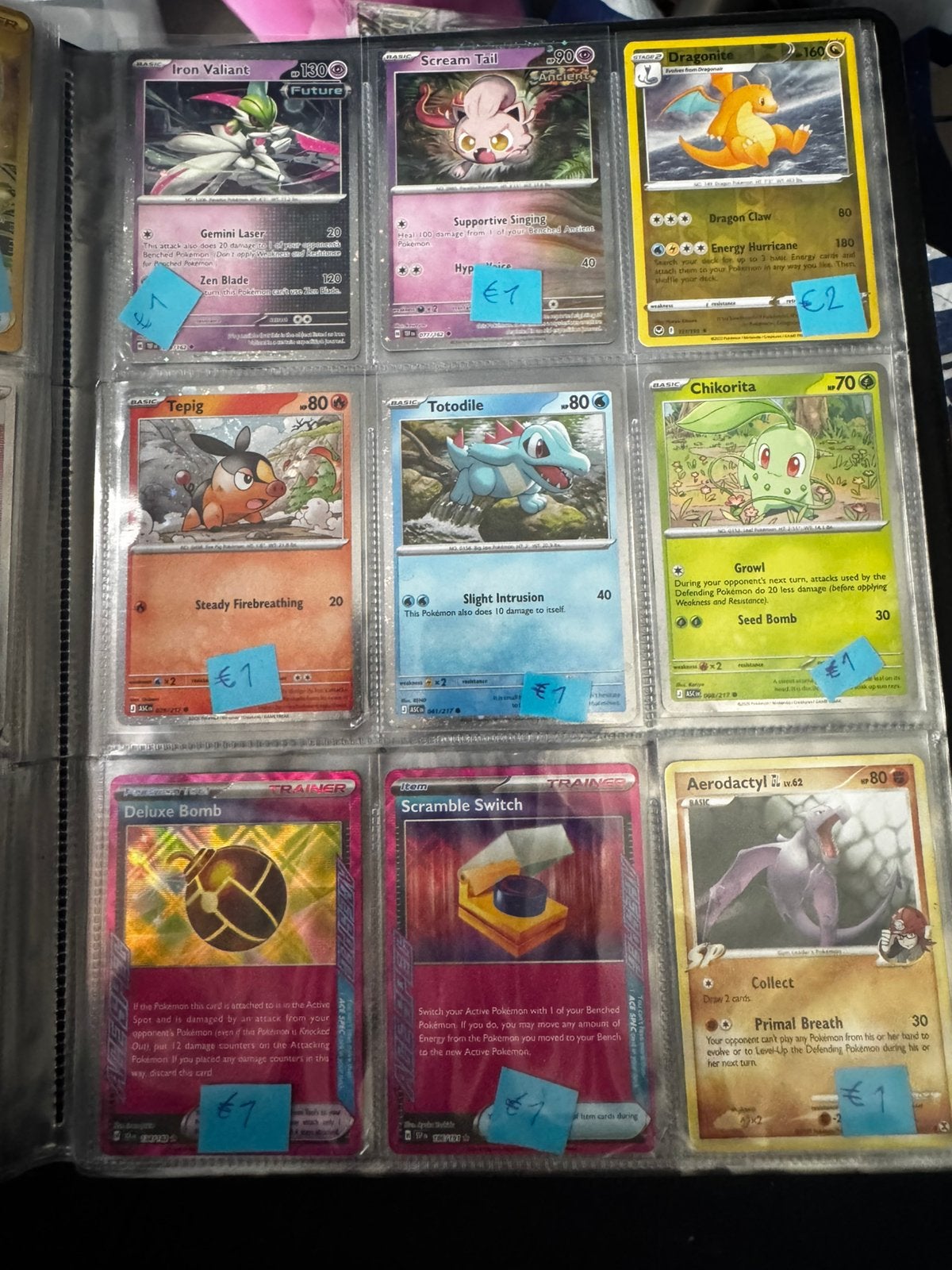 Map met pokemon kaarten zowel wat nieuwe als oude, Hobby en Vrije tijd, Verzamelkaartspellen | Pokémon, Ophalen of Verzenden, Zo goed als nieuw