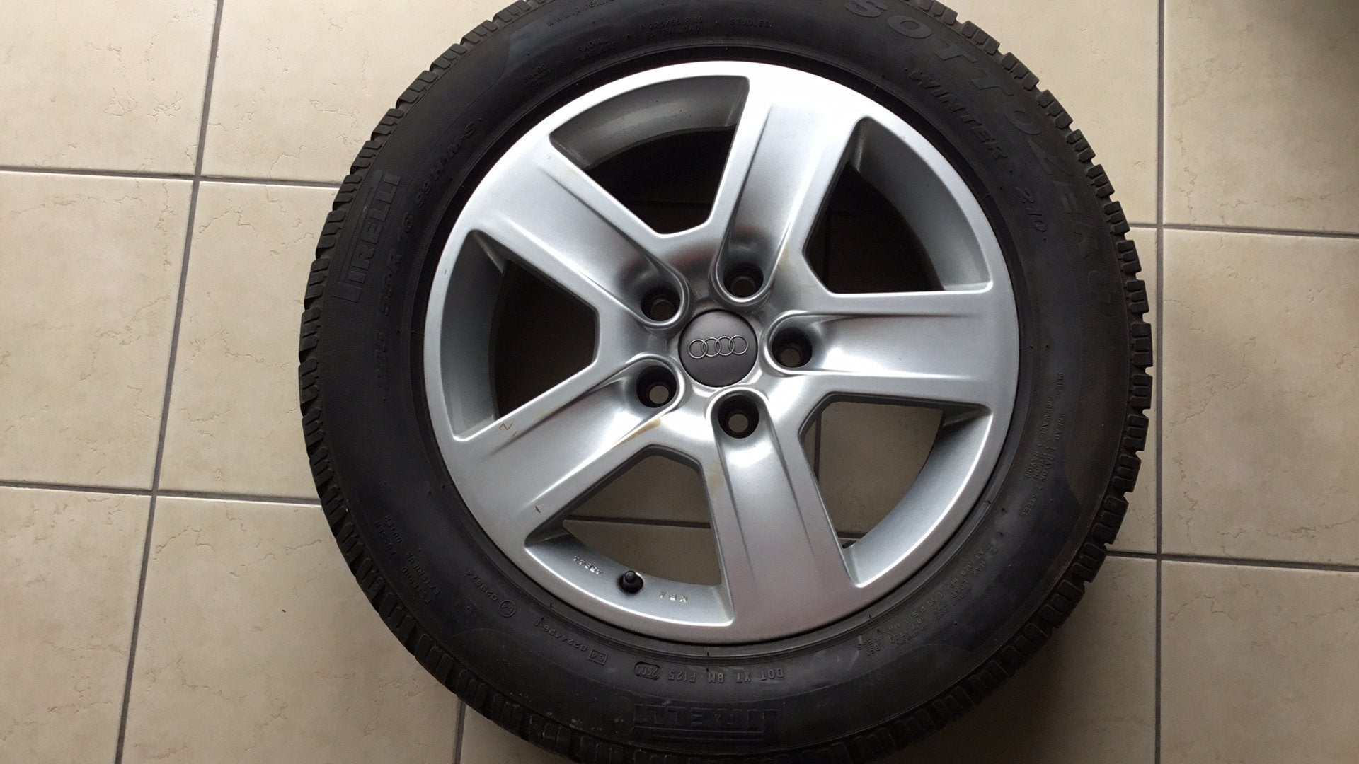 1 jante 16’ alu Audi, Autos : Pièces & Accessoires, Pneus et Jantes, Pneus hiver, 16 pouces, Véhicule de tourisme