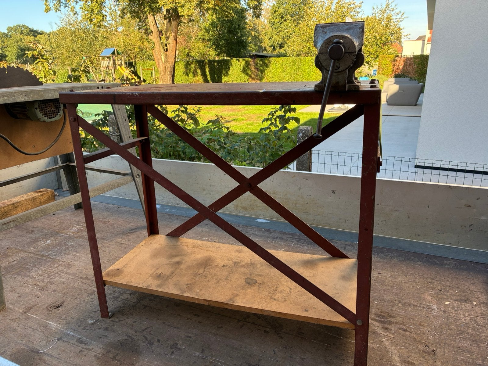 Werktafel met bankschroef, Ophalen, Gebruikt, Bankschroef