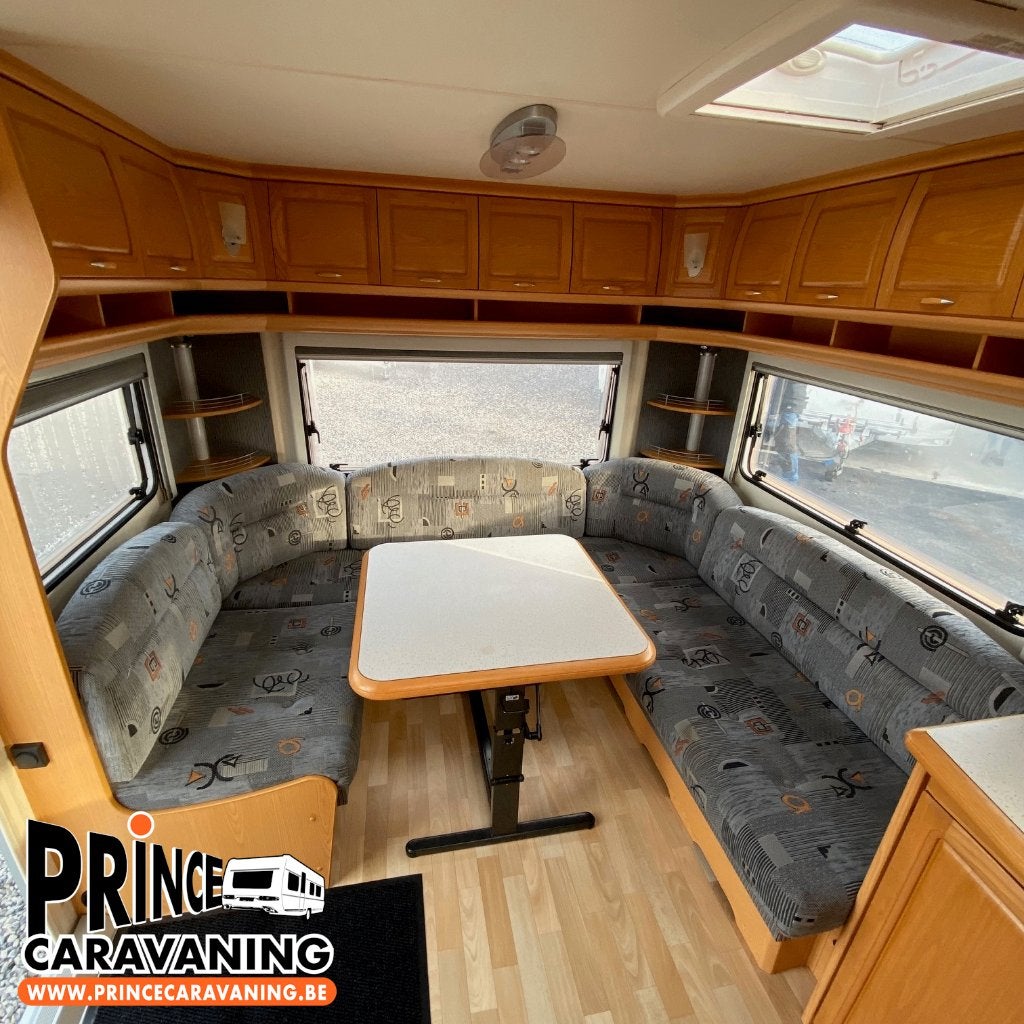 Hobby Prestige 560 UFe 2006 - Prince Caravaning, Grand lit, Jusqu'à 4, Entreprise, Hobby