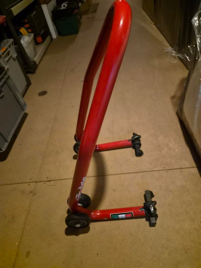 Béquille d'atelier, Motos, Enlèvement