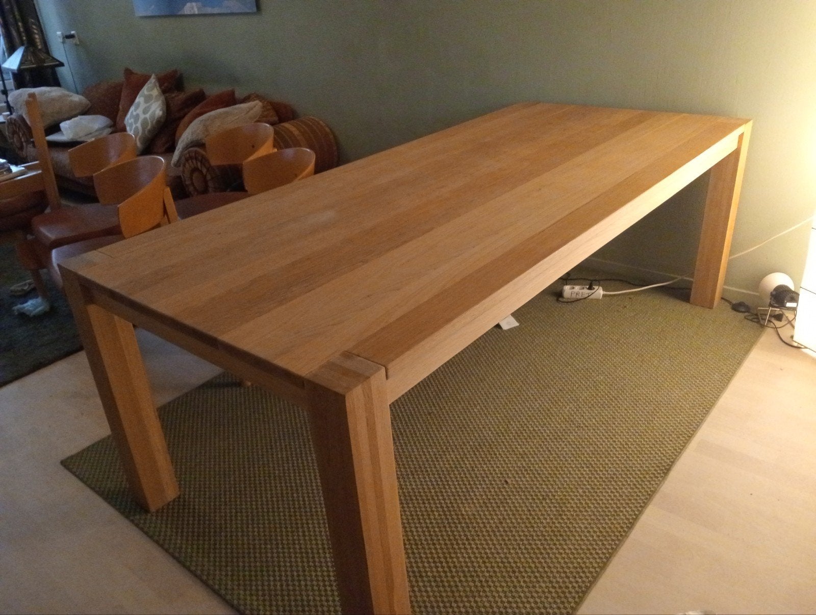 très belle table en chêne massif de 2,20 m x 1 m x 0,77 m, Enlèvement