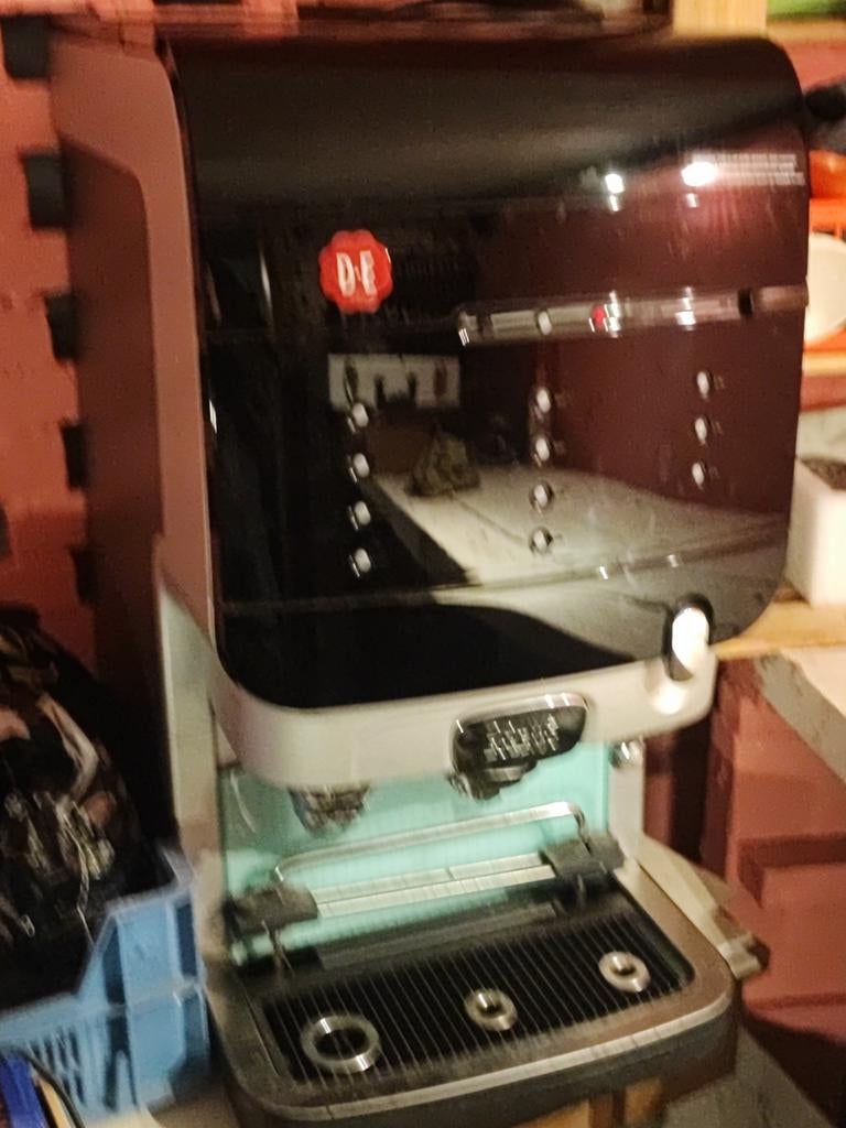 Douwe Egberts koffie apparaat, Ophalen